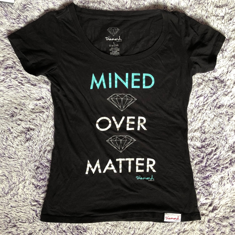 Diamond graphic tee shirt